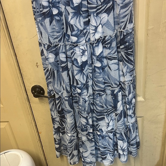 Floral Blue Maxi Dress - Picture 6 of 8